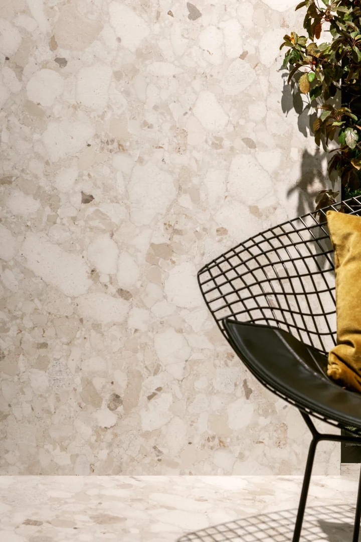 Gres Santagostino VENISTONE efekt terrazzo - aranzacja w elewacji domu