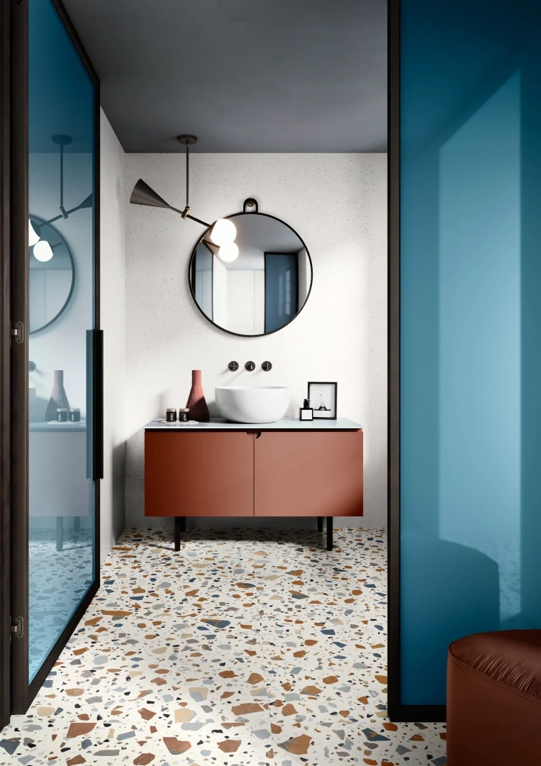 Gres Santagostino DECONCRETE efekt terrazzo, beton - aranzacja w przy kominku