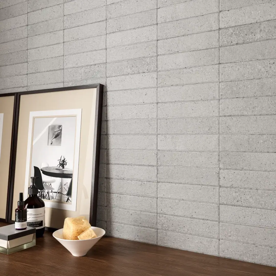Gres Santagostino TETRIS efekt terrazzo, cegła - aranzacja w elewacji domu