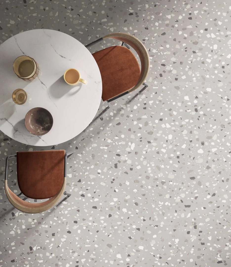 Gres Santagostino DECONCRETE efekt terrazzo, beton - aranzacja w elewacji domu
