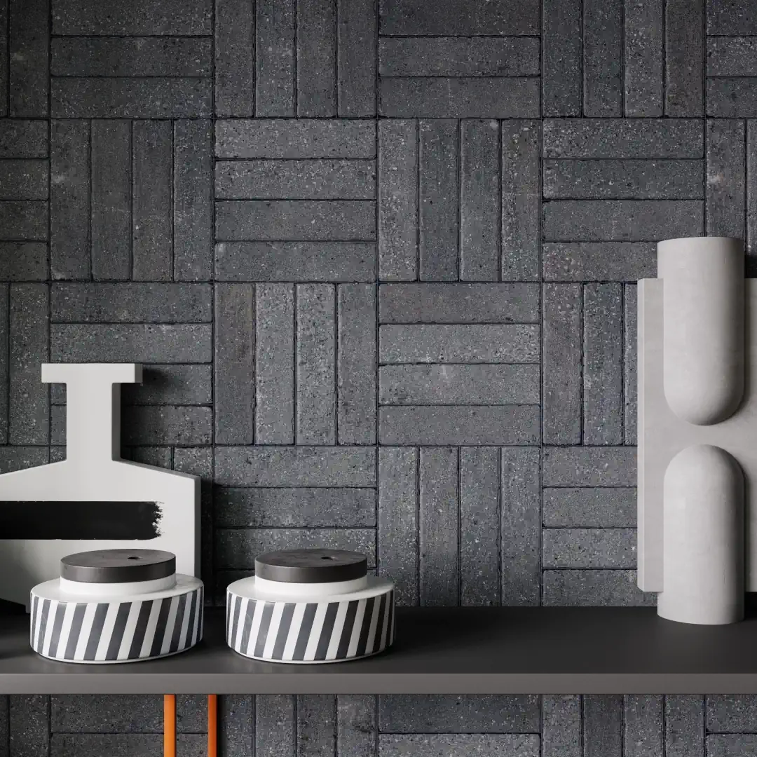Gres Santagostino TETRIS efekt terrazzo, cegła - aranzacja w strefie dziennej z duzymi przeszkleniami