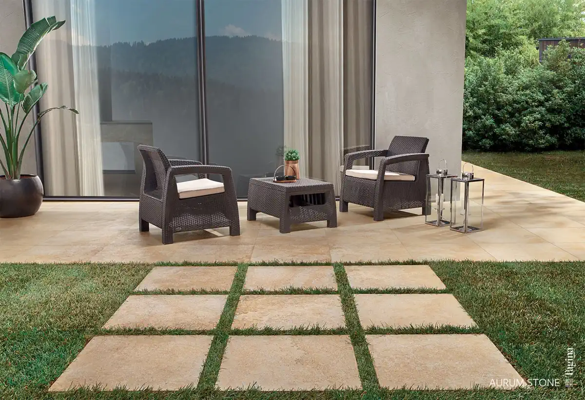 Gres Tagina AURUM STONE efekt marmur - aranzacja w elewacji domu
