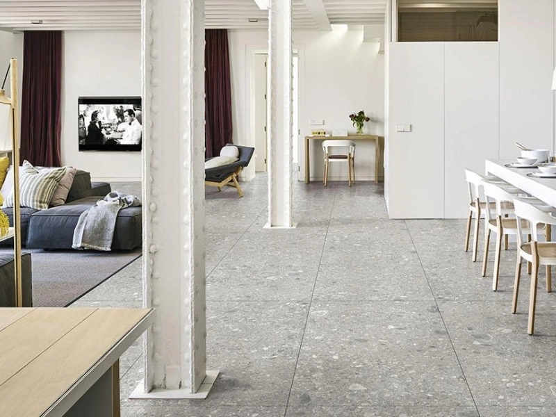 Gres Marazzi Mystone Ceppo DI Gre efekt terrazzo w minimalistycznym salonie