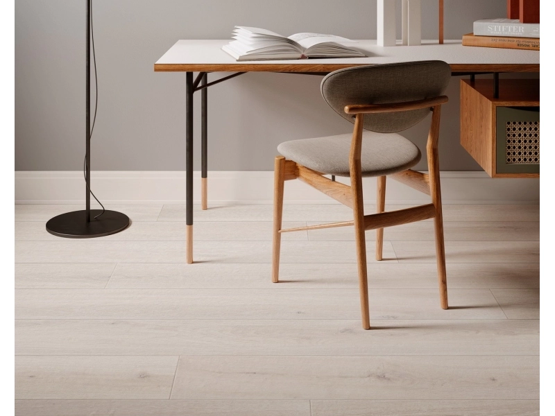 Gres porcelanowy Marazzi Oltre drewno w minimalistycznym wnętrzu