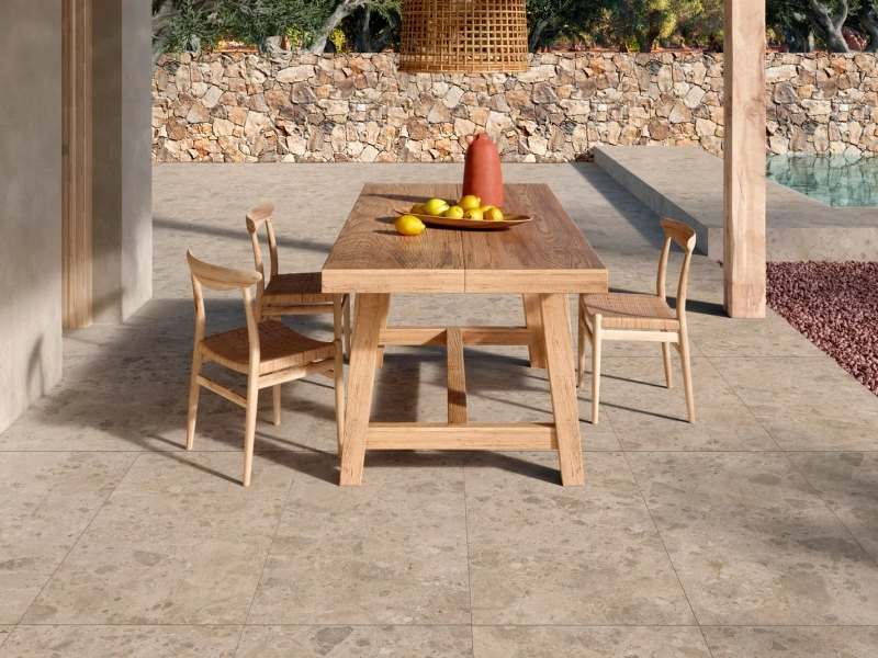 Ragno Eterna gres o efekcie terrazzo, Kamień, Beton, Marmur w eleganckim wnętrzu z kominkiem