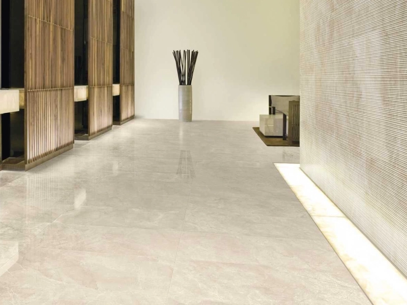 Gres porcelanowy Ragno Imperiale efekt marmur w nowoczesnej aranżacji salonu