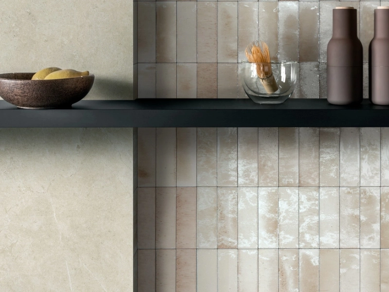 Ragno Realstone Argent – gres imitujący beton w salonie w stylu skandynawskim
