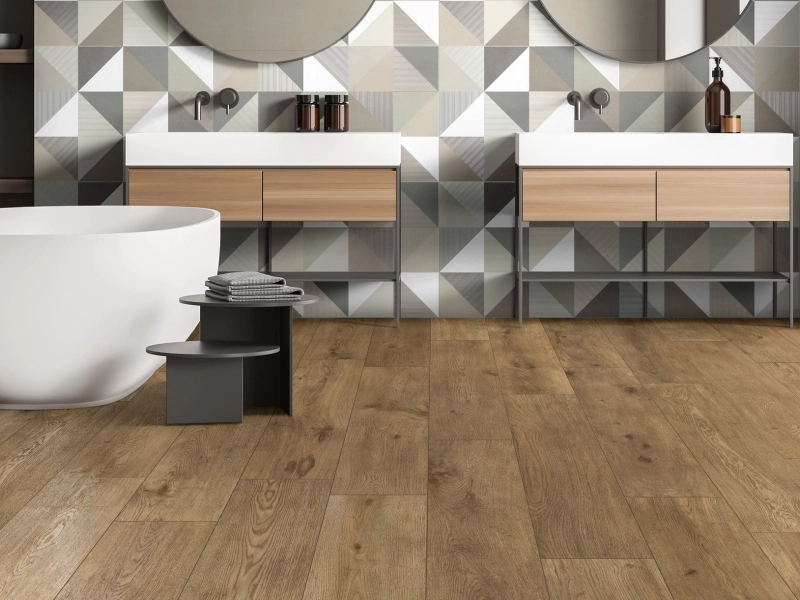 Gres porcelanowy Ragno Inedito o efekcie drewno w sypialni