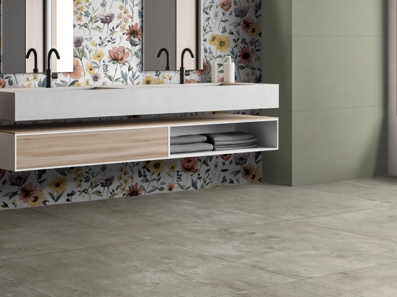 Płytki gresowe Ragno Realstone Argent efekt beton w nowoczesnym salonie