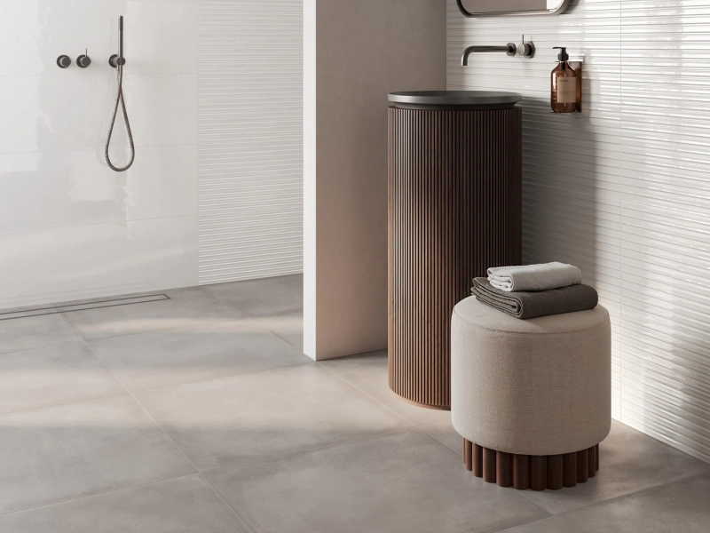 Gres porcelanowy Ragno Lucida efekt kolor w nowoczesnej aranżacji salonu