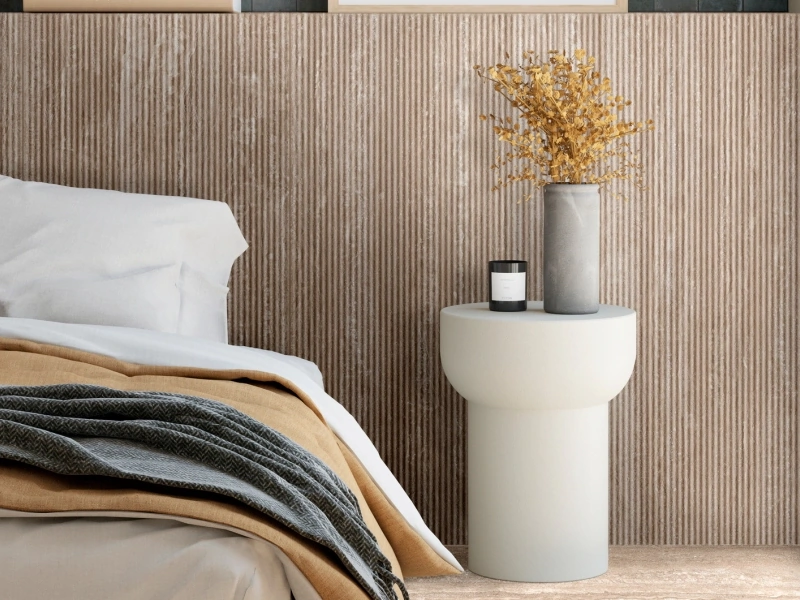 Gres porcelanowy Ragno Realstone Travertino efekt kamień w luksusowym salonie