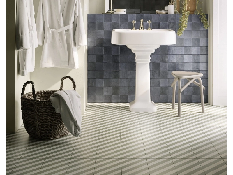 Gres porcelanowy Ragno Mélange efekt kolor w przestronnej strefie dziennej
