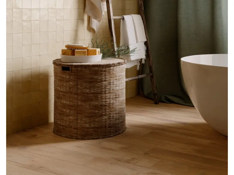 Gres porcelanowy Ragno Mélange efekt kolor w nowoczesnej aranżacji salonu