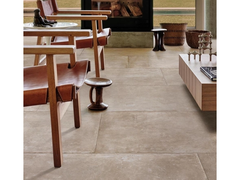 Gres porcelanowy Ragno Realstone Pietrantica efekt kamień w nowoczesnej aranżacji salonu
