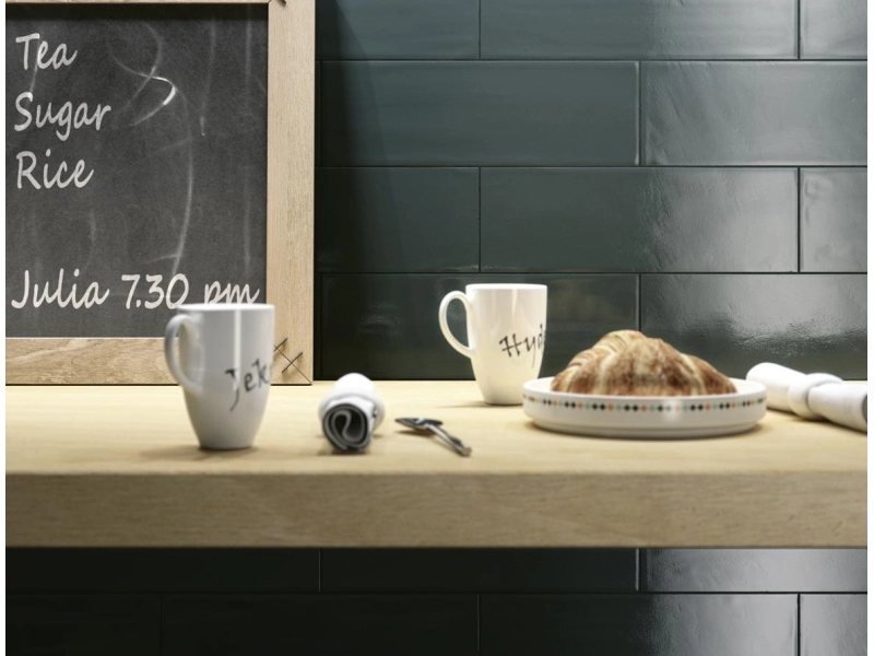 Gres porcelanowy Ragno Brick Glossy efekt cegła w luksusowym salonie