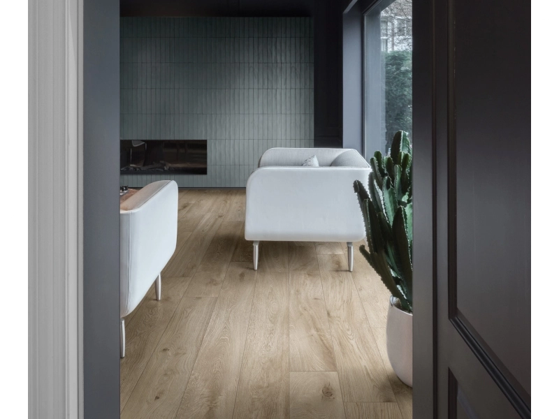 Gres porcelanowy Ragno Boheme efekt drewno w luksusowym salonie