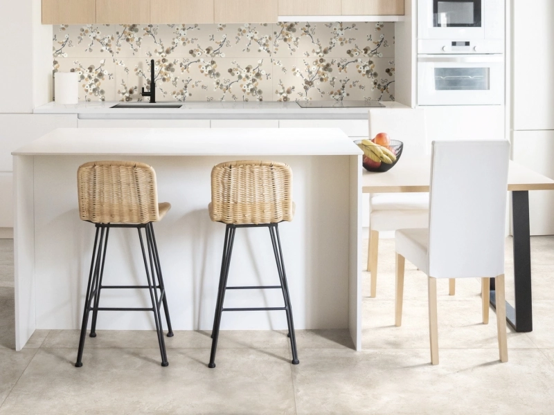 Płytki Ragno Decora efekt kamień w minimalistycznym wnętrzu