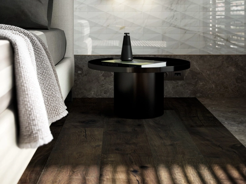 Marazzi Allmarble Wall – gres imitujący marmur w jasnym, przestronnym salonie