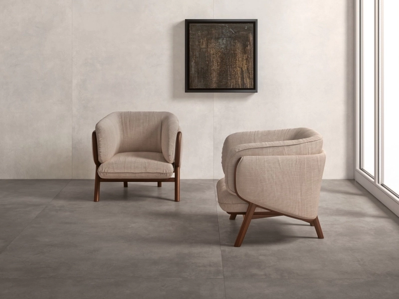 Marazzi Grande Concrete Look – gres imitujący beton w jasnym, przestronnym salonie