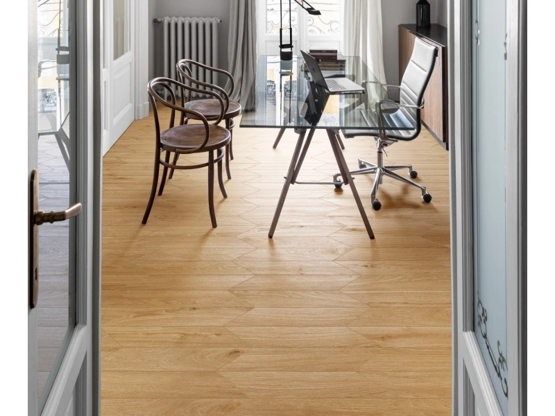 Marazzi Oltre gres o efekcie drewna na podłodze w nowoczesnym domu